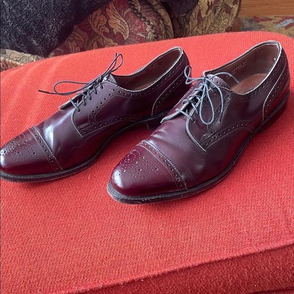 Allen Edmonds Sanford dress shoes. Size 11 1/2. Burgundy leather. main image 7